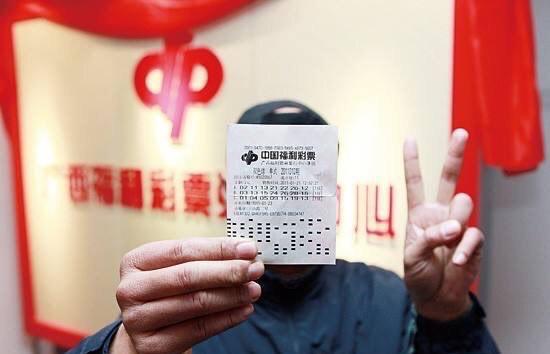 新奥2025今晚开奖结果,新奥2025今晚开奖结果揭晓，引发各界热议