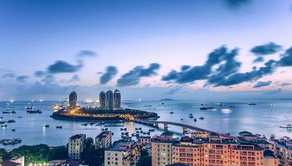 2025年香港挂牌正版大全,探索未来香港市场，挂牌正版大全的蓝图展望（至2025年）