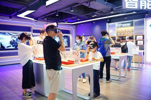 2025新澳门正版免费大全,探索澳门，2025新澳门正版免费大全的独特魅力与多彩文化