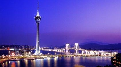 2025年新澳门天天彩正版免费,澳门是中国的一个特别行政区，以其独特的文化、历史背景和繁荣的博彩业而闻名。随着科技的进步和互联网的普及，越来越多的人开始关注澳门彩票行业。本文将探讨关于澳门彩票行业未来的发展，特别是关于澳门天天彩正版免费这一关键词的内容。我们将从多个角度探讨这个主题，以期为读者提供一个全面的视角。