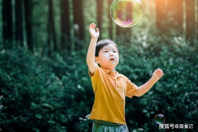 澳门管家婆100,澳门管家婆100，探索其背后的故事与魅力